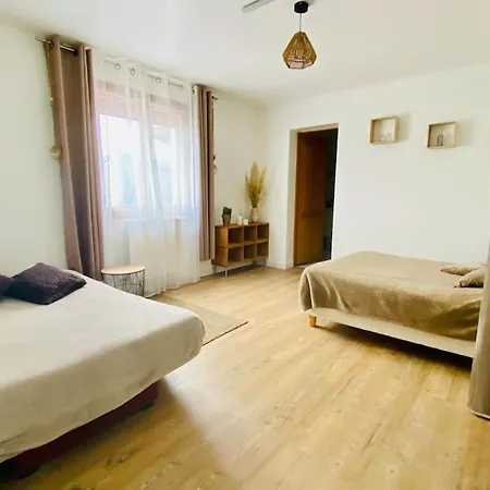 Joli Proche Apartament *